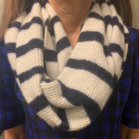 J. Crew Infinity Scarf. - Picture 1 of 4